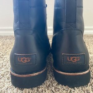 MENS UGG WATERPROOF BOOTS SIZE 9